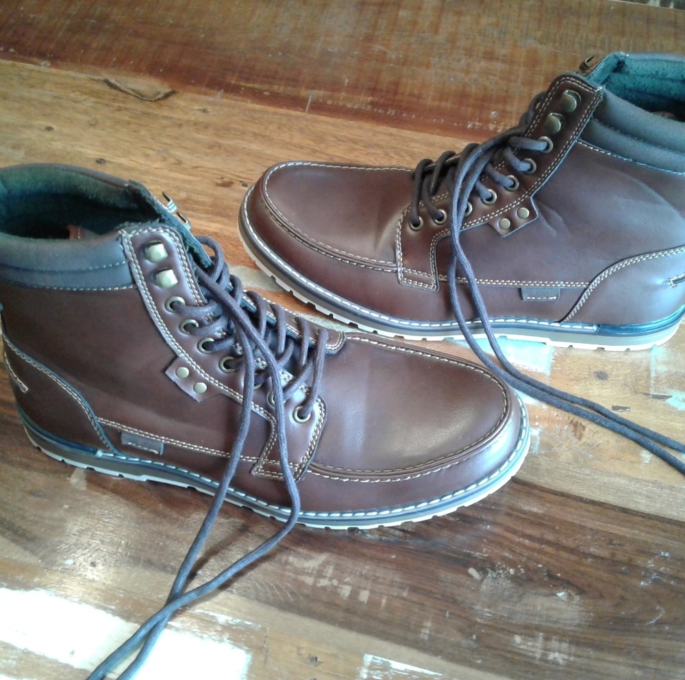 EUC Men's High Top Casual Boot